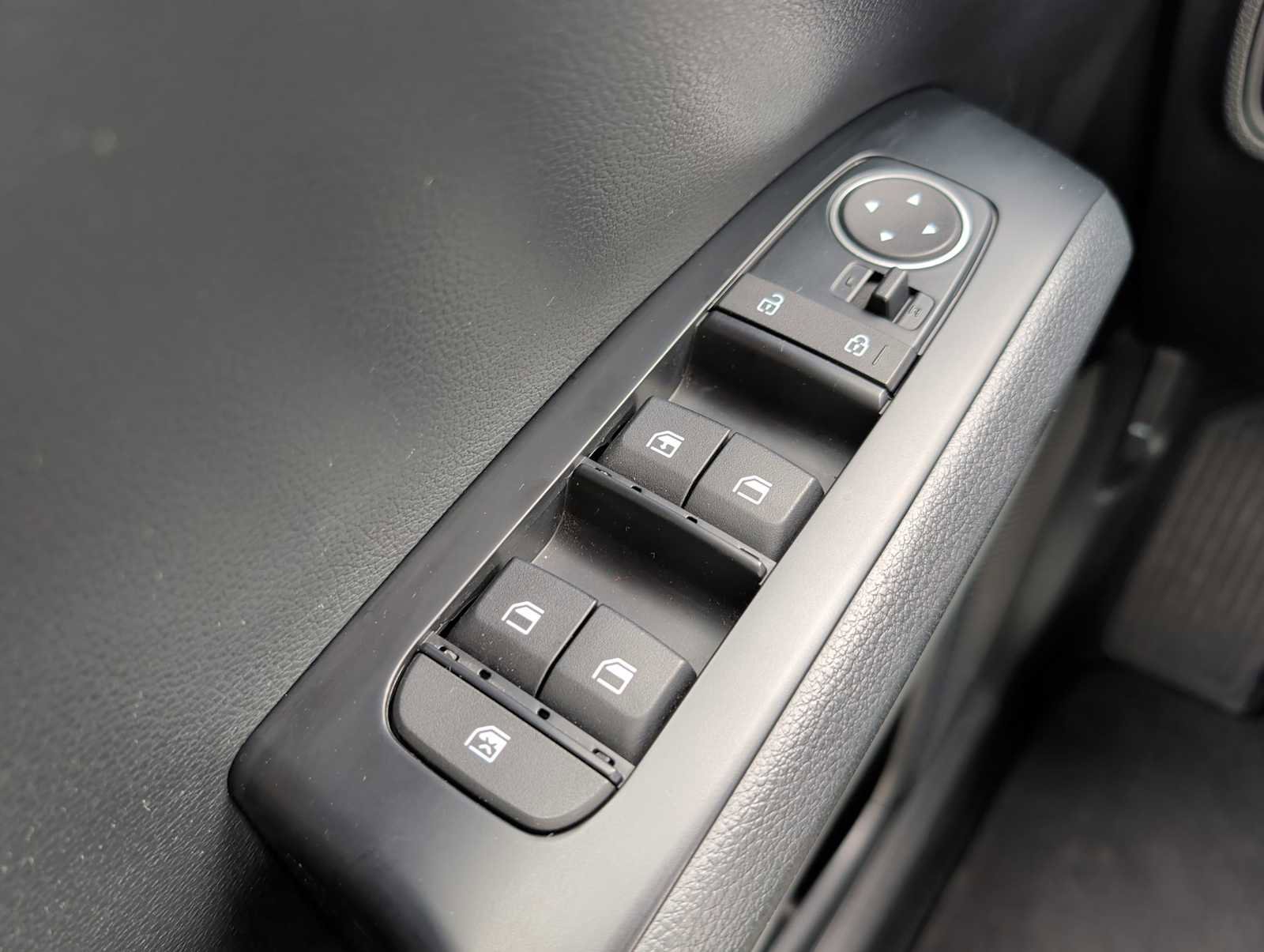Used 2023 Kia Soul LX w/ Option Group 015 FWD image 14