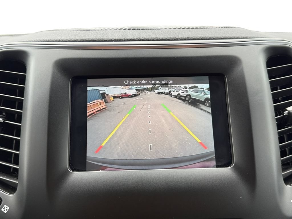 Used 2020 Jeep Cherokee Latitude Plus w/ Cold Weather Group AWD/4WD image 15
