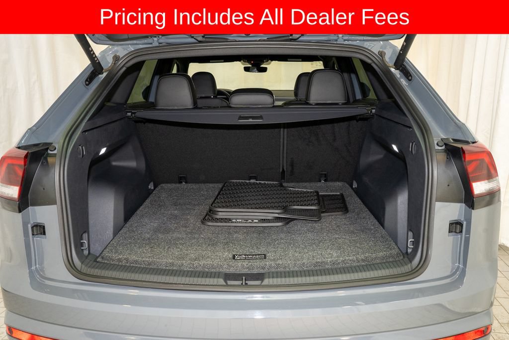 Used 2025 Volkswagen Atlas Cross Sport SEL R-Line AWD/4WD image 5