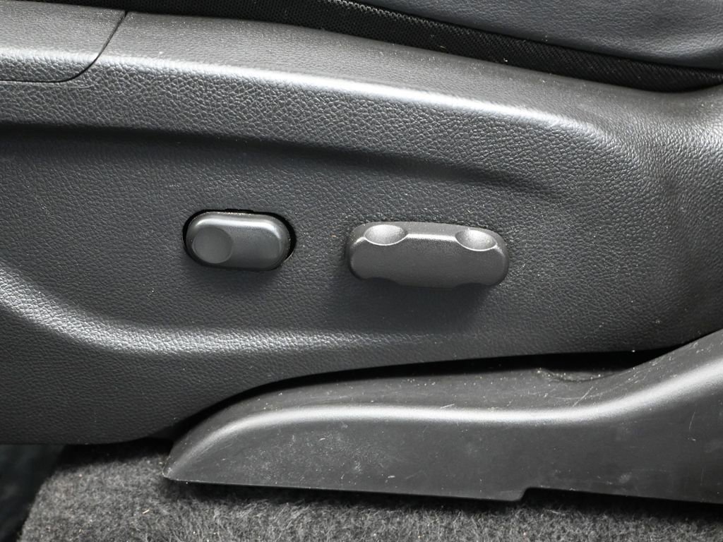 Used 2020 Chevrolet Trax LT w/ LT Convenience Package image 20