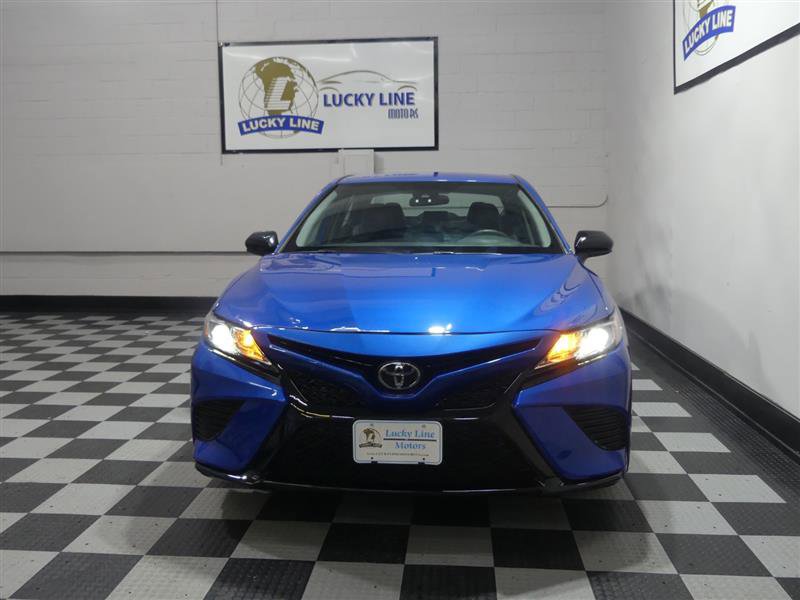 Used 2020 Toyota Camry SE image 2