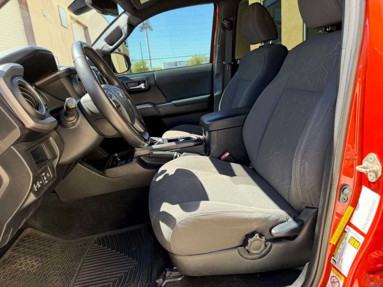 Used 2018 Toyota Tacoma TRD Off-Road image 7