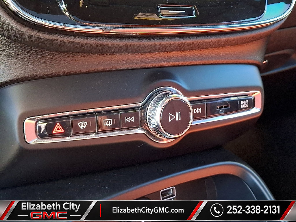 Used 2019 Volvo XC40 T4 Inscription FWD image 17