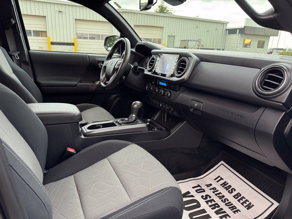 Used 2021 Toyota Tacoma TRD Off-Road w/ Technology Package AWD/4WD image 29