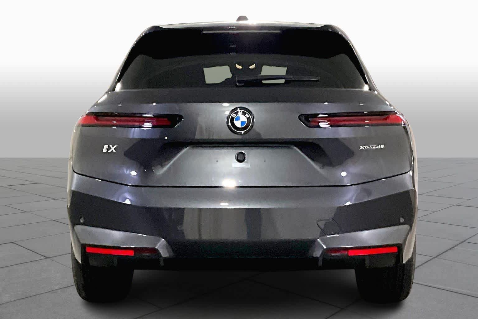 New 2026 BMW iX xDrive45 w/ Premium Package AWD/4WD image 4