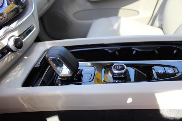 Certified 2023 Volvo XC60 B5 Plus w/ Climate Package AWD/4WD image 35