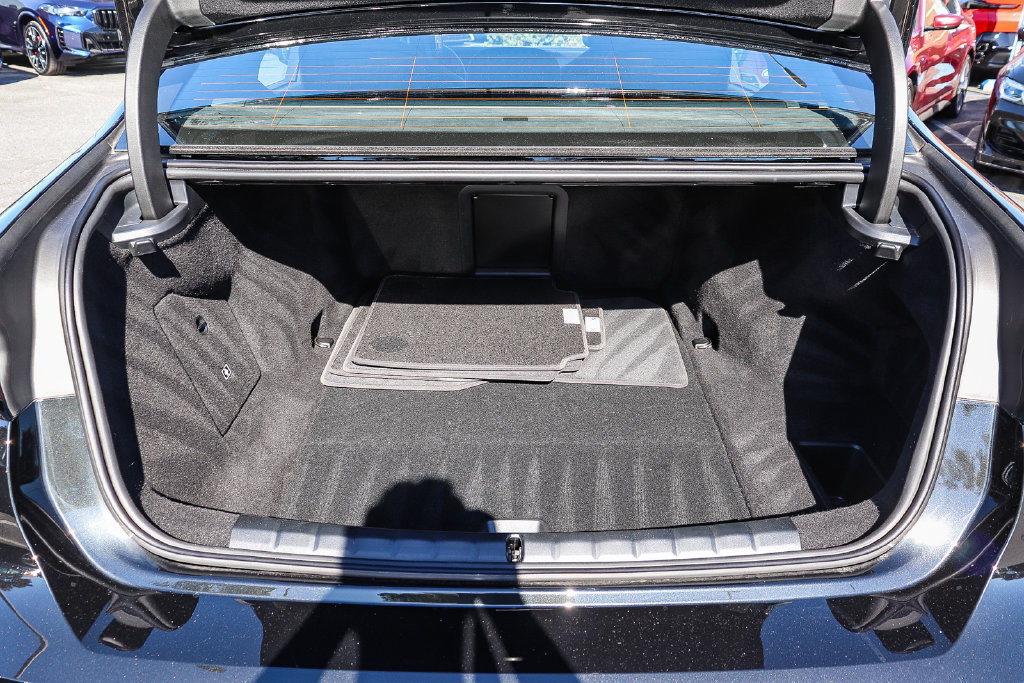 Used 2026 BMW i7 eDrive50 w/ Executive Package RWD image 25