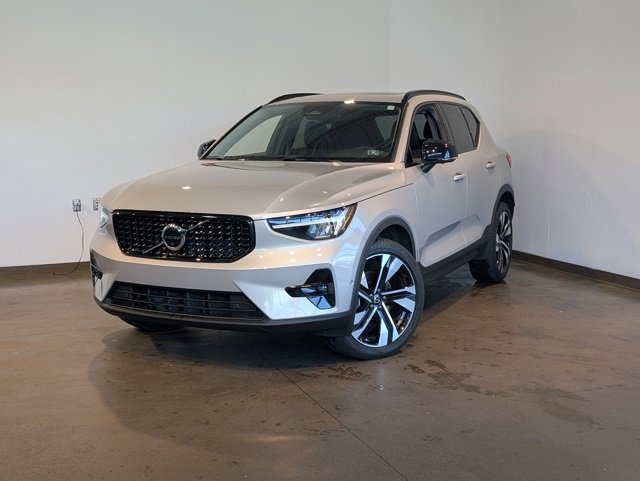 Used 2023 Volvo XC40 B5 Plus w/ Climate Package