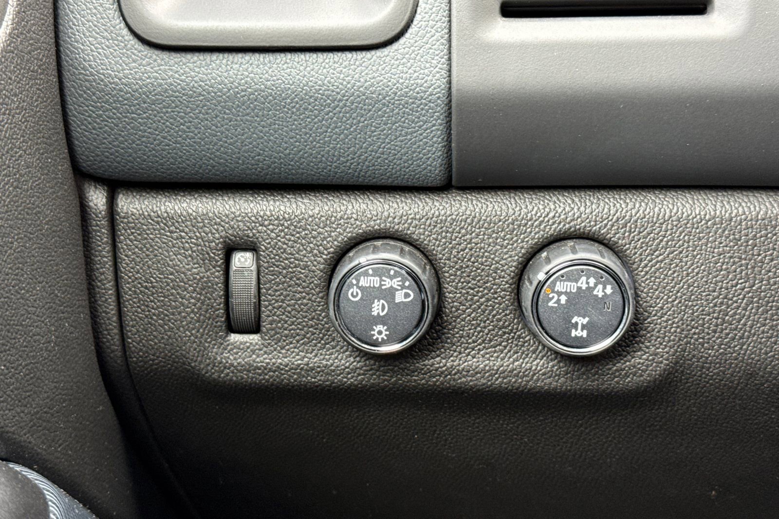 Used 2022 Chevrolet Colorado Z71 AWD/4WD image 27