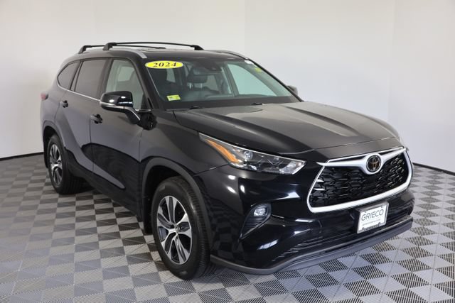 Used 2024 Toyota Highlander XLE