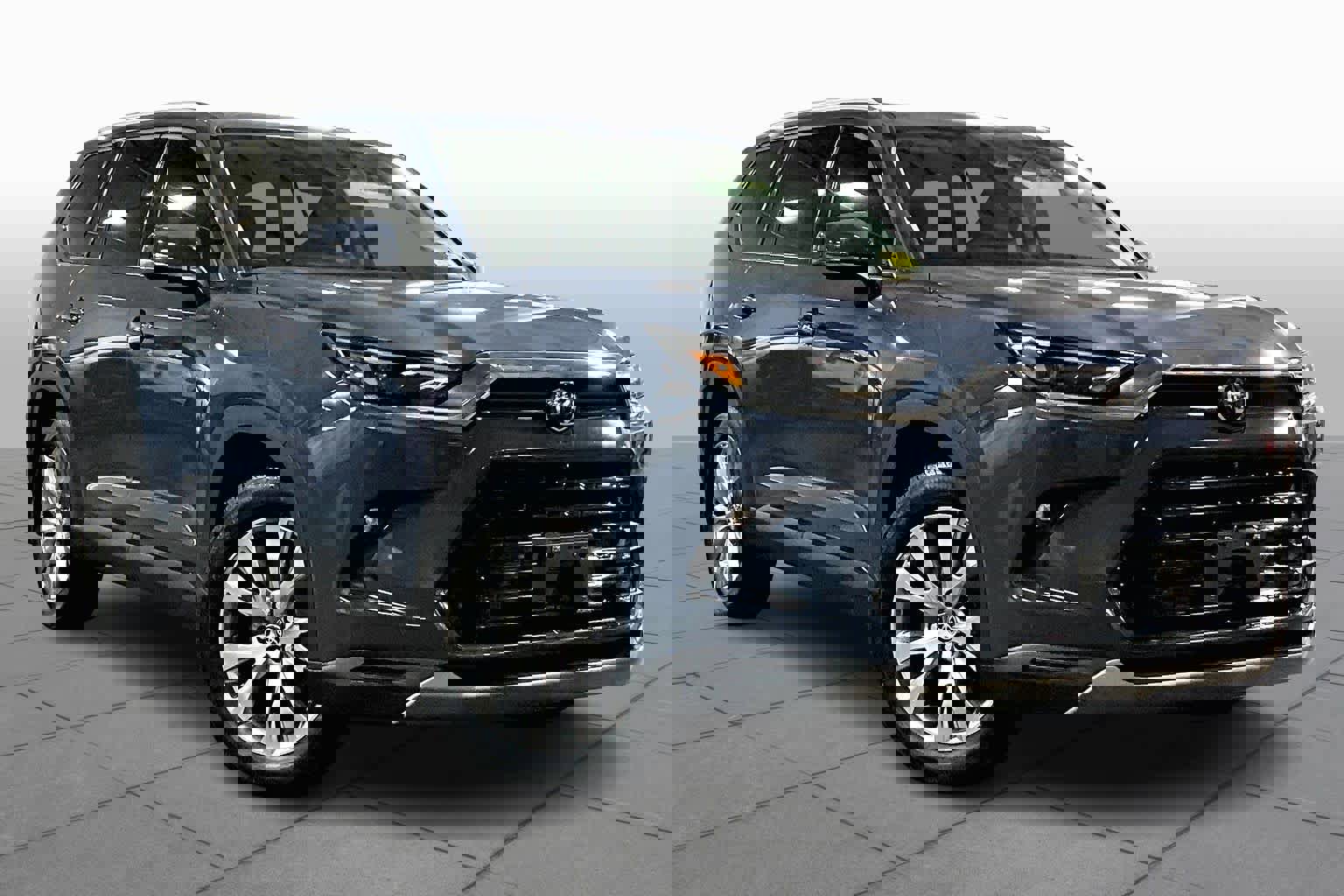 Used 2024 Toyota Grand Highlander Limited image 3