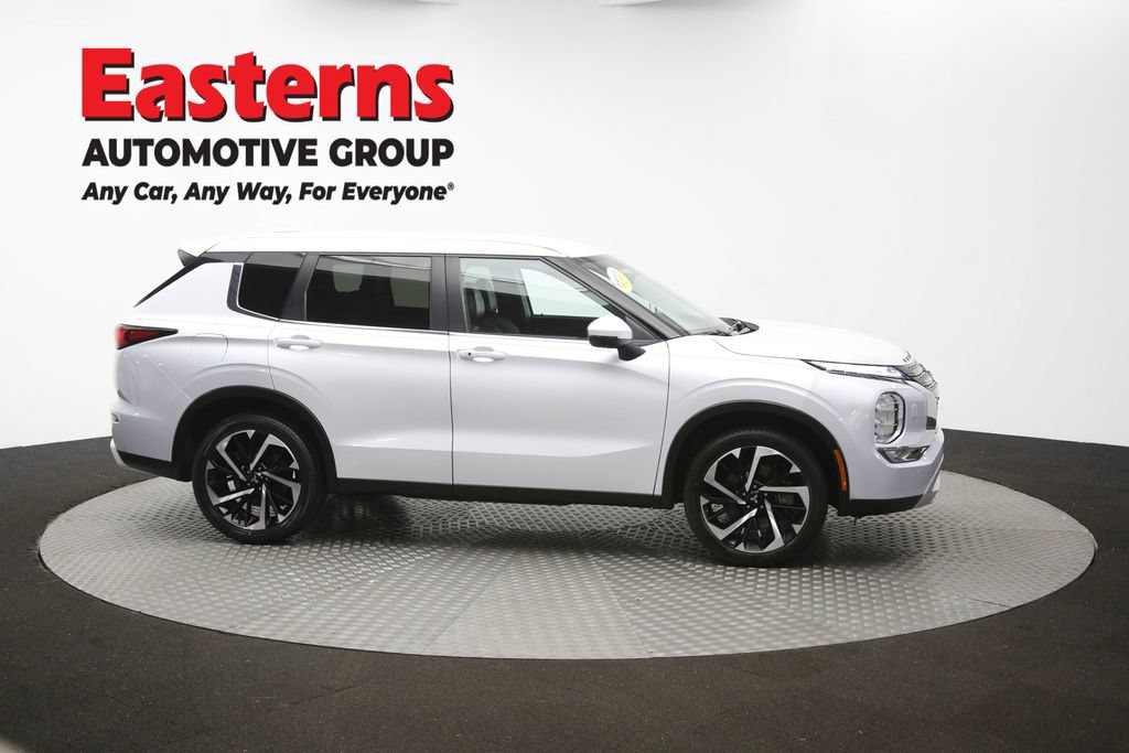 Used 2024 Mitsubishi Outlander SE AWD/4WD image 45