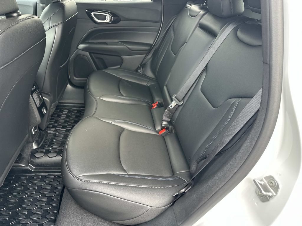 Used 2026 Jeep Compass Limited AWD/4WD image 12