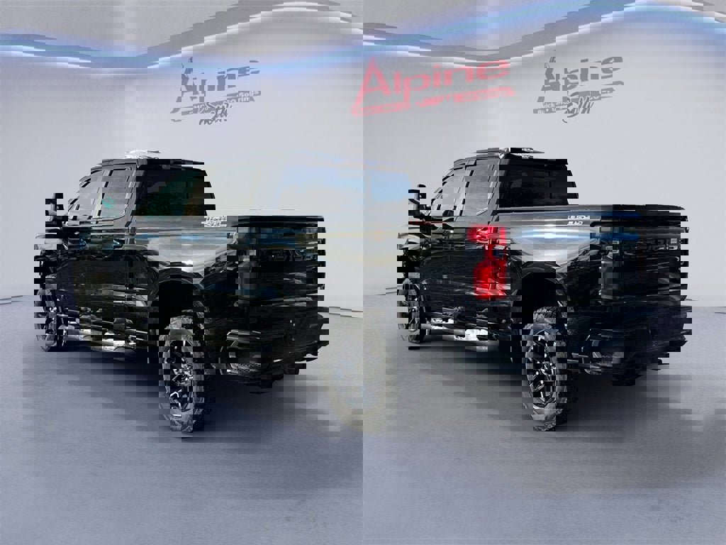 Used 2020 Chevrolet Silverado 1500 LT Trail Boss w/ Midnight Edition image 3