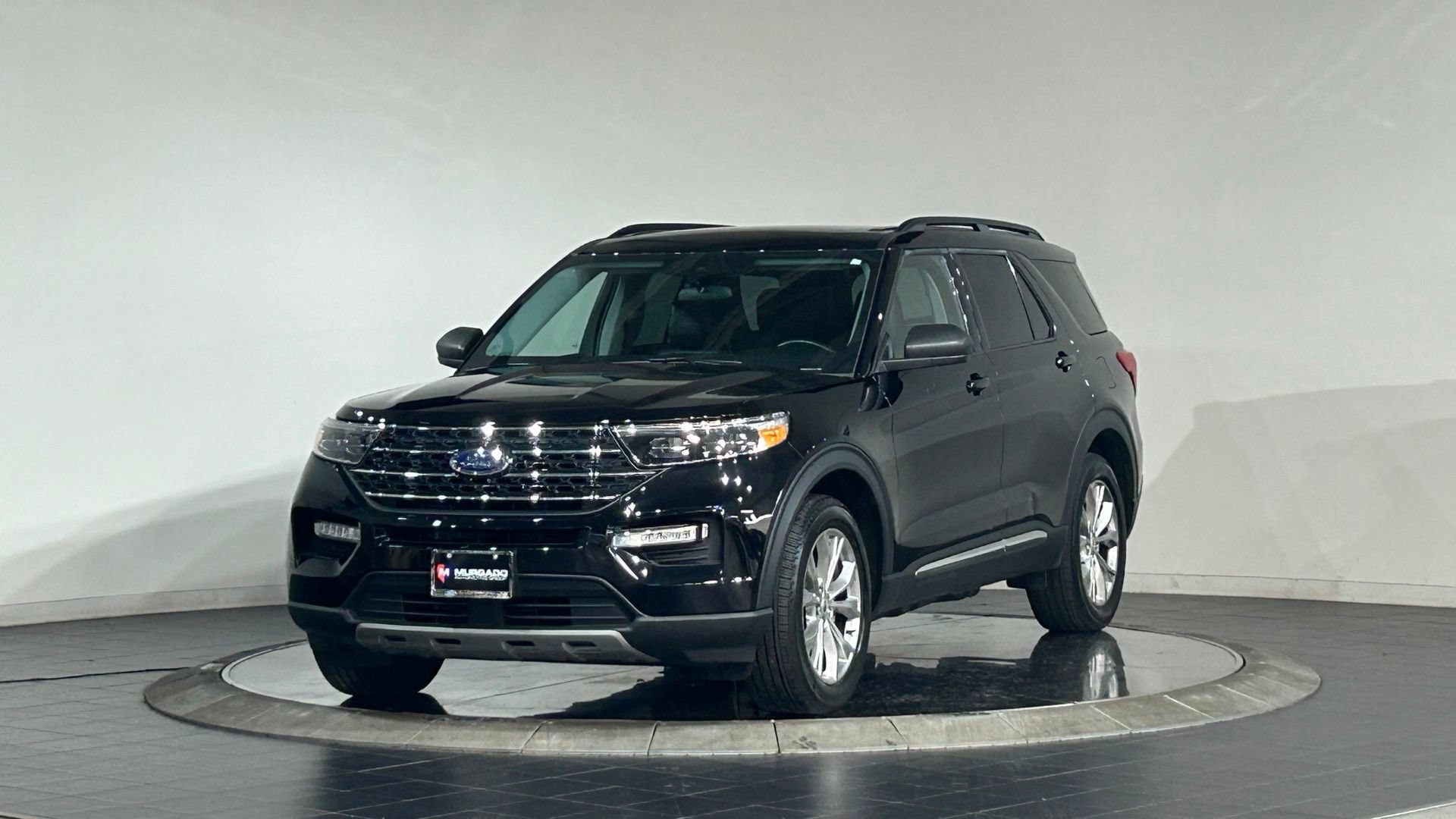 Used 2023 Ford Explorer XLT w/ Equipment Group 202A AWD/4WD image 5