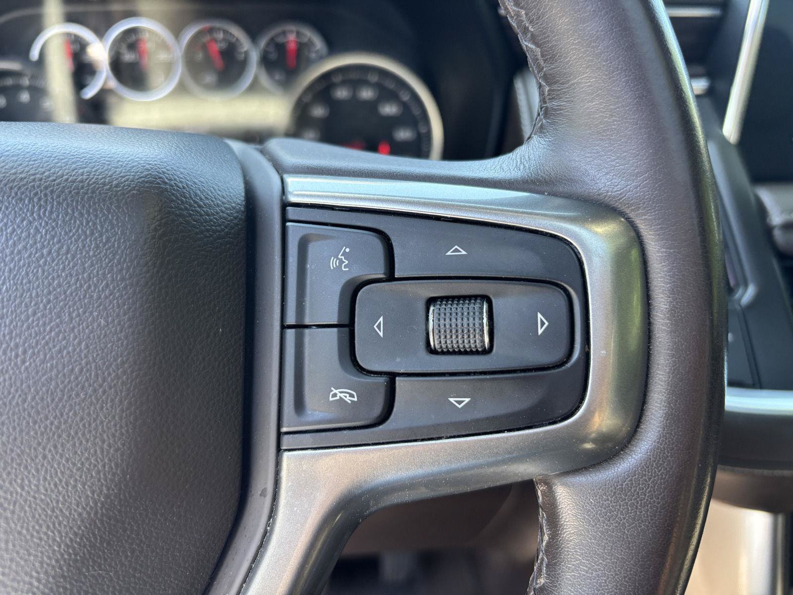 Used 2021 Chevrolet Suburban LT AWD/4WD image 18