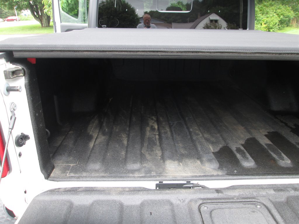 Used 2021 Jeep Gladiator Sport image 18