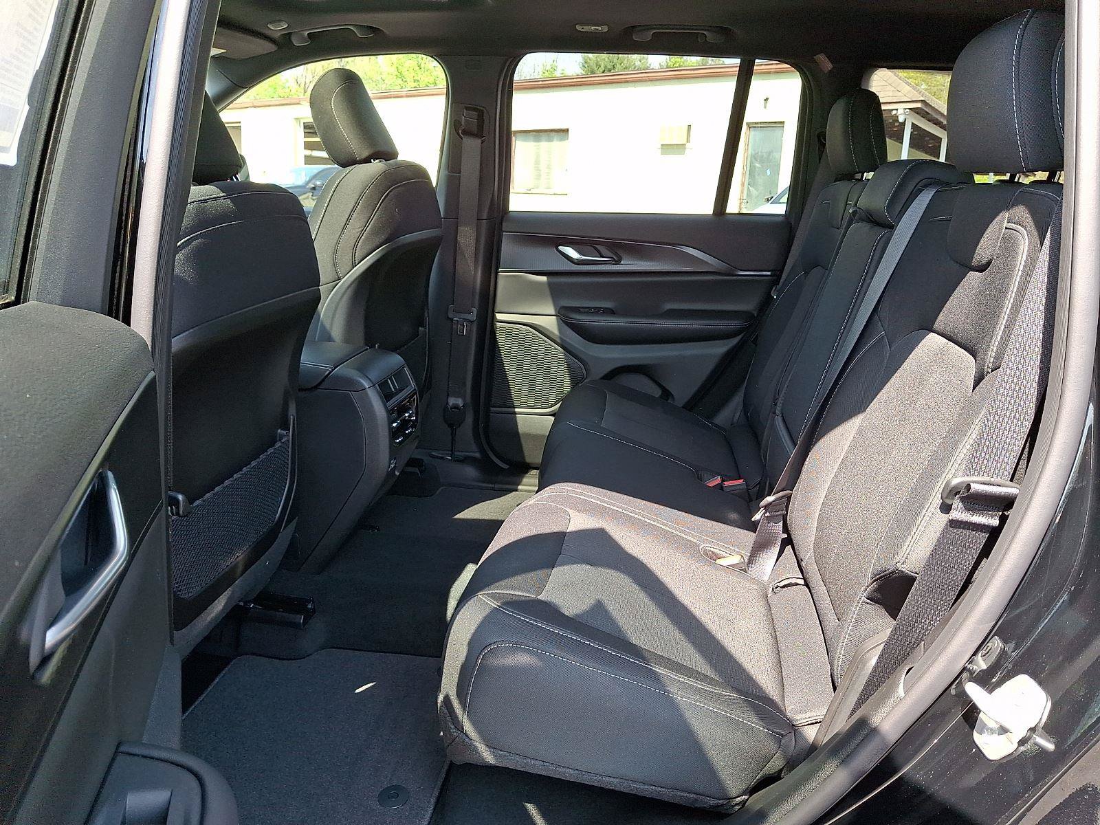 New 2026 Jeep Grand Cherokee Laredo X AWD/4WD image 7
