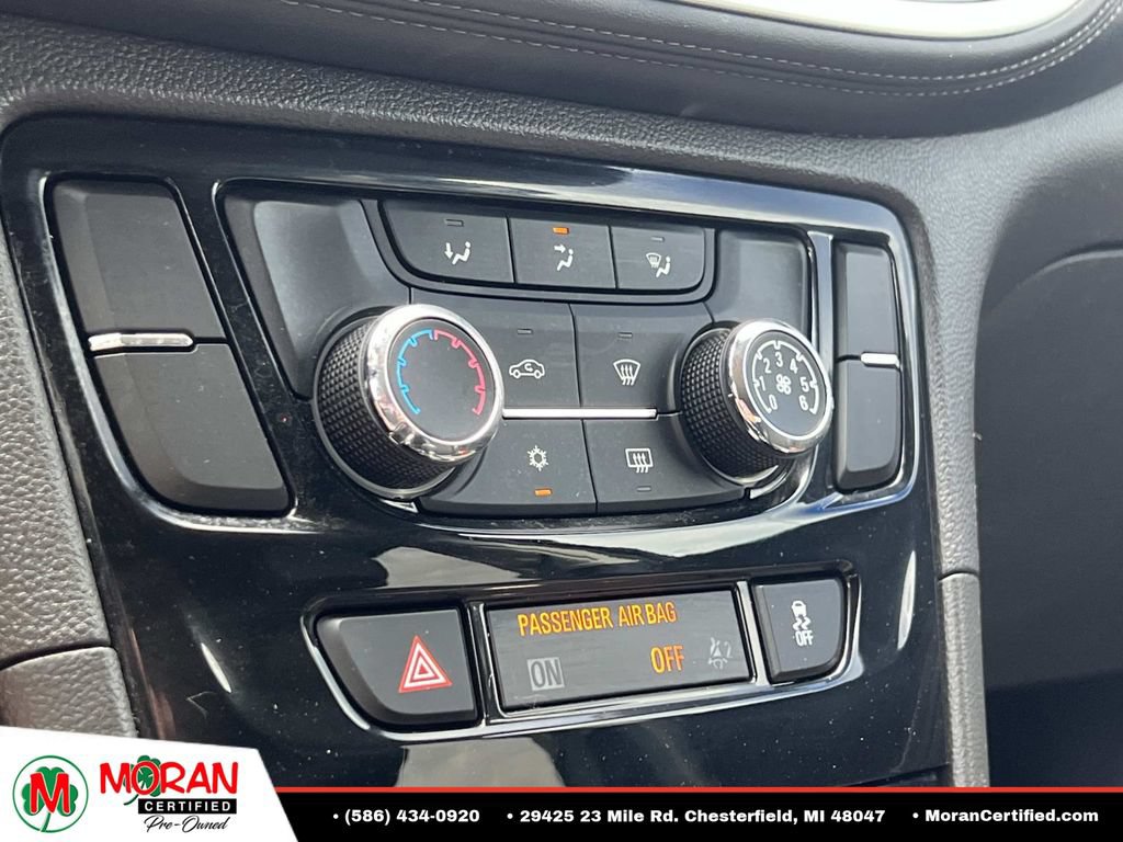 Used 2021 Buick Encore Preferred AWD/4WD image 22