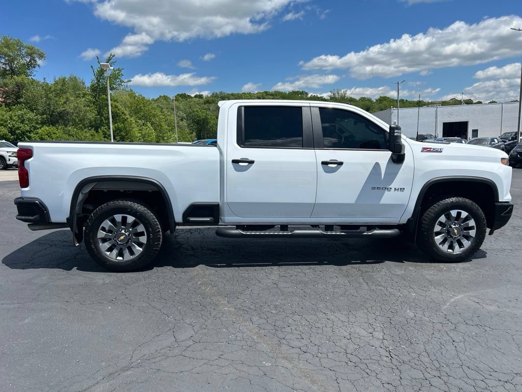 Used 2025 Chevrolet Silverado 2500 Custom w/ Custom Value Package AWD/4WD image 4