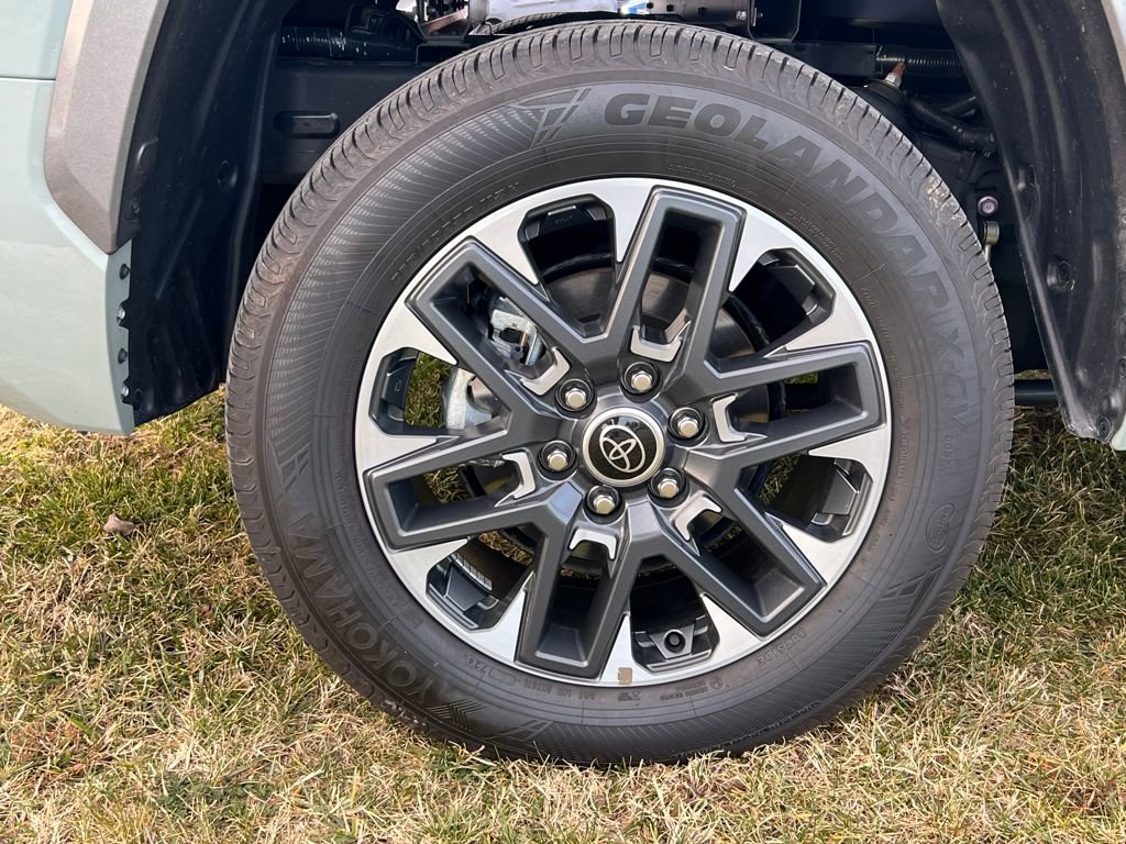 Used 2024 Toyota Tundra Limited image 16