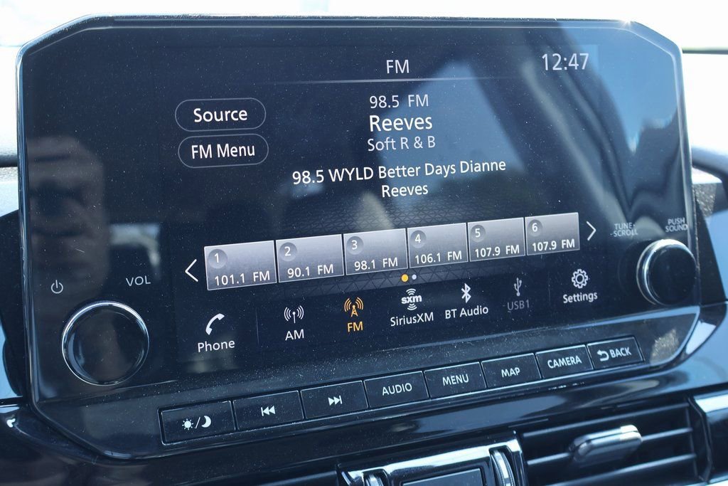 Used 2023 Nissan Pathfinder SL image 5