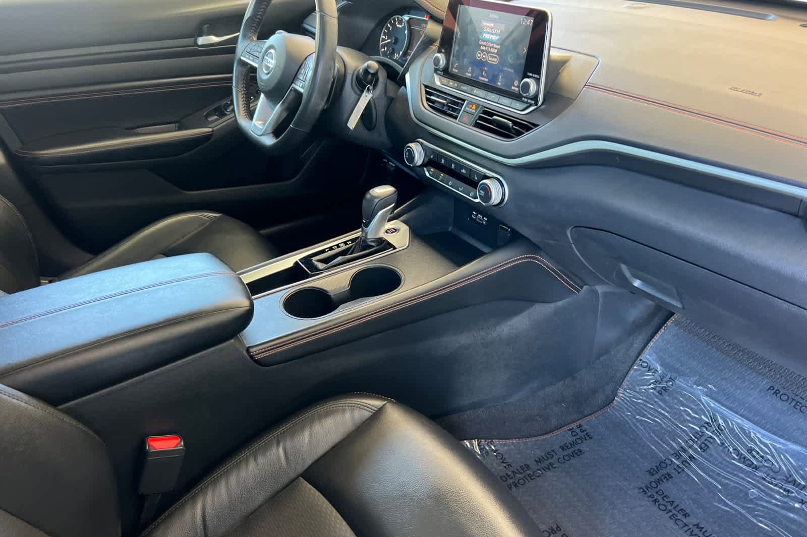 Used 2022 Nissan Altima 2.5 SR w/ Midnight Edition Package FWD image 15