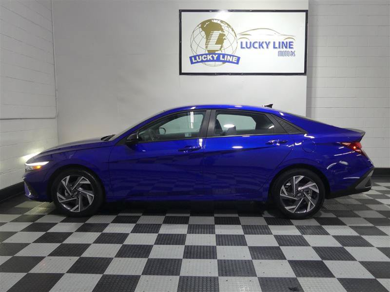 Used 2025 Hyundai Elantra Sport FWD image 7