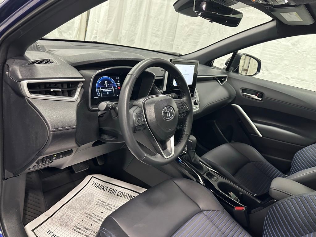 Used 2025 Toyota Corolla Cross XSE w/ Convenience Package image 14