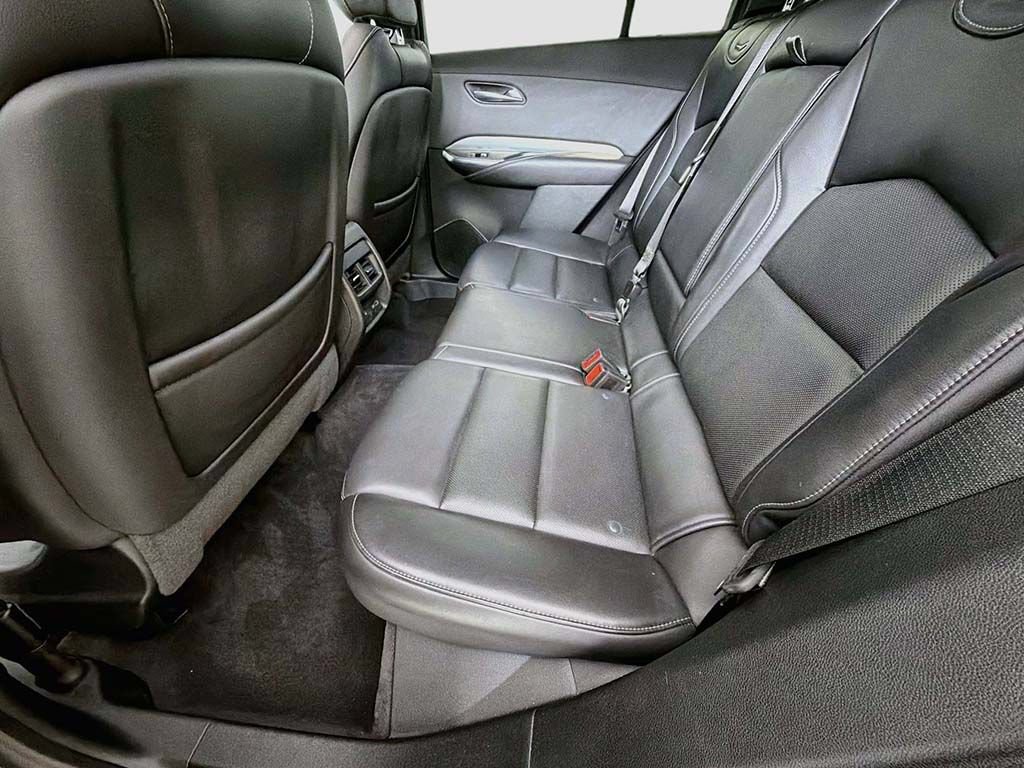 Used 2019 Cadillac XT4 Premium Luxury FWD image 25