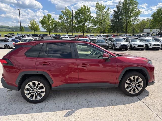 Used 2020 Toyota RAV4 XLE Premium image 11