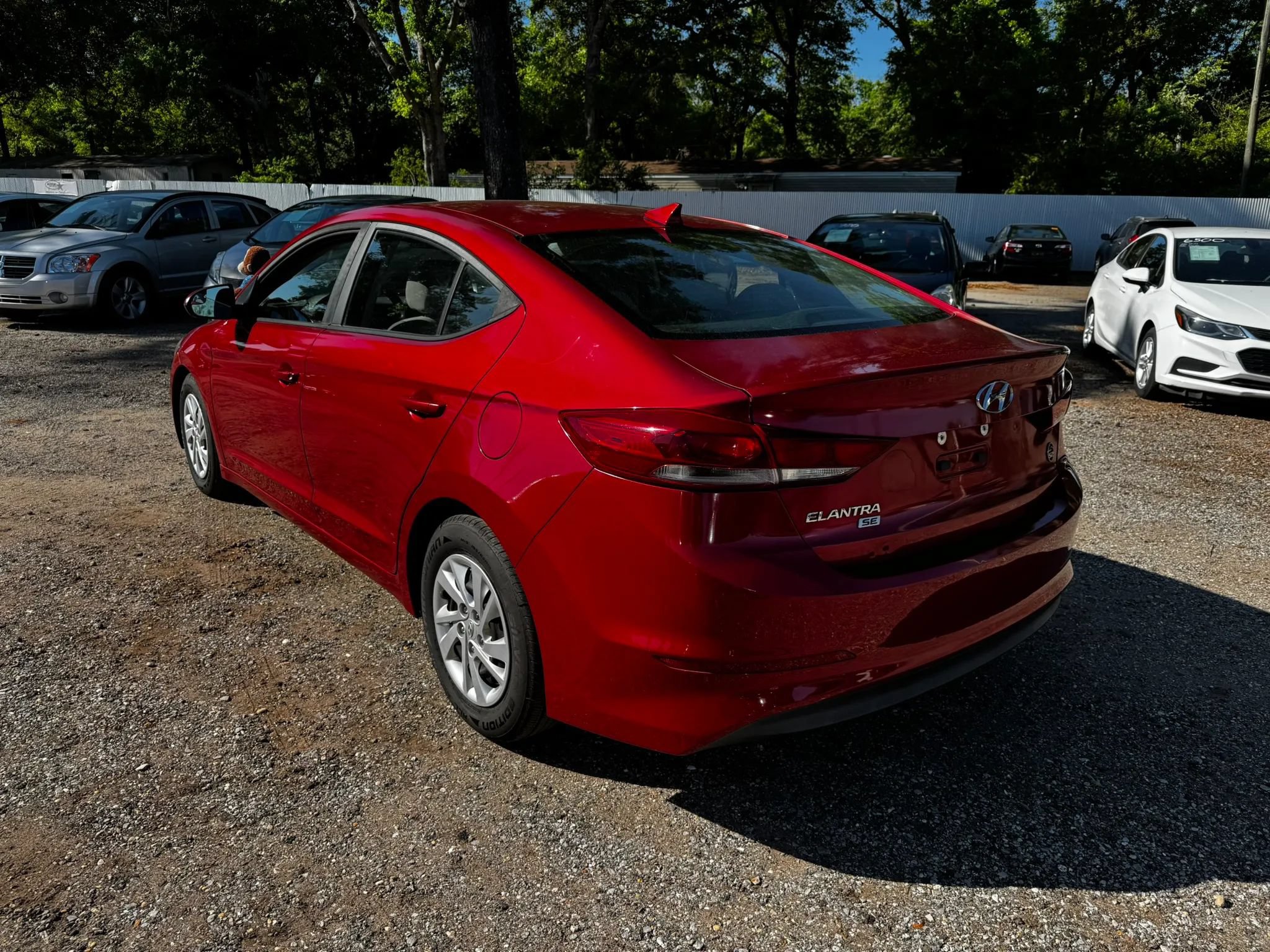 Used 2017 Hyundai Elantra SE FWD image 3