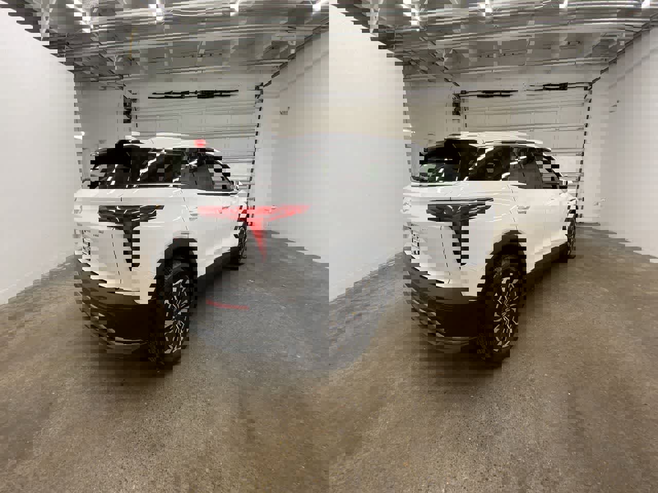 Used 2024 Chevrolet Blazer EV LT AWD/4WD image 6