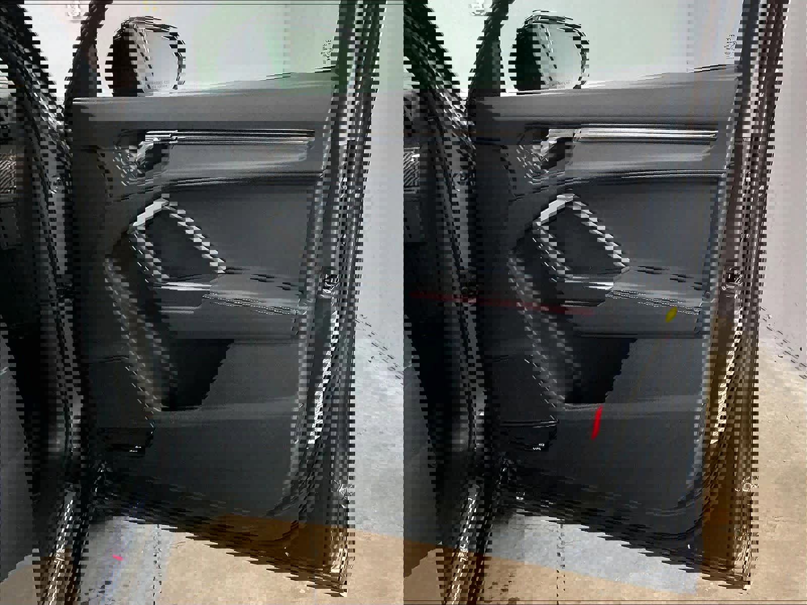 Certified 2025 Audi Q3 2.0T Premium Plus w/ Premium Plus Package image 27