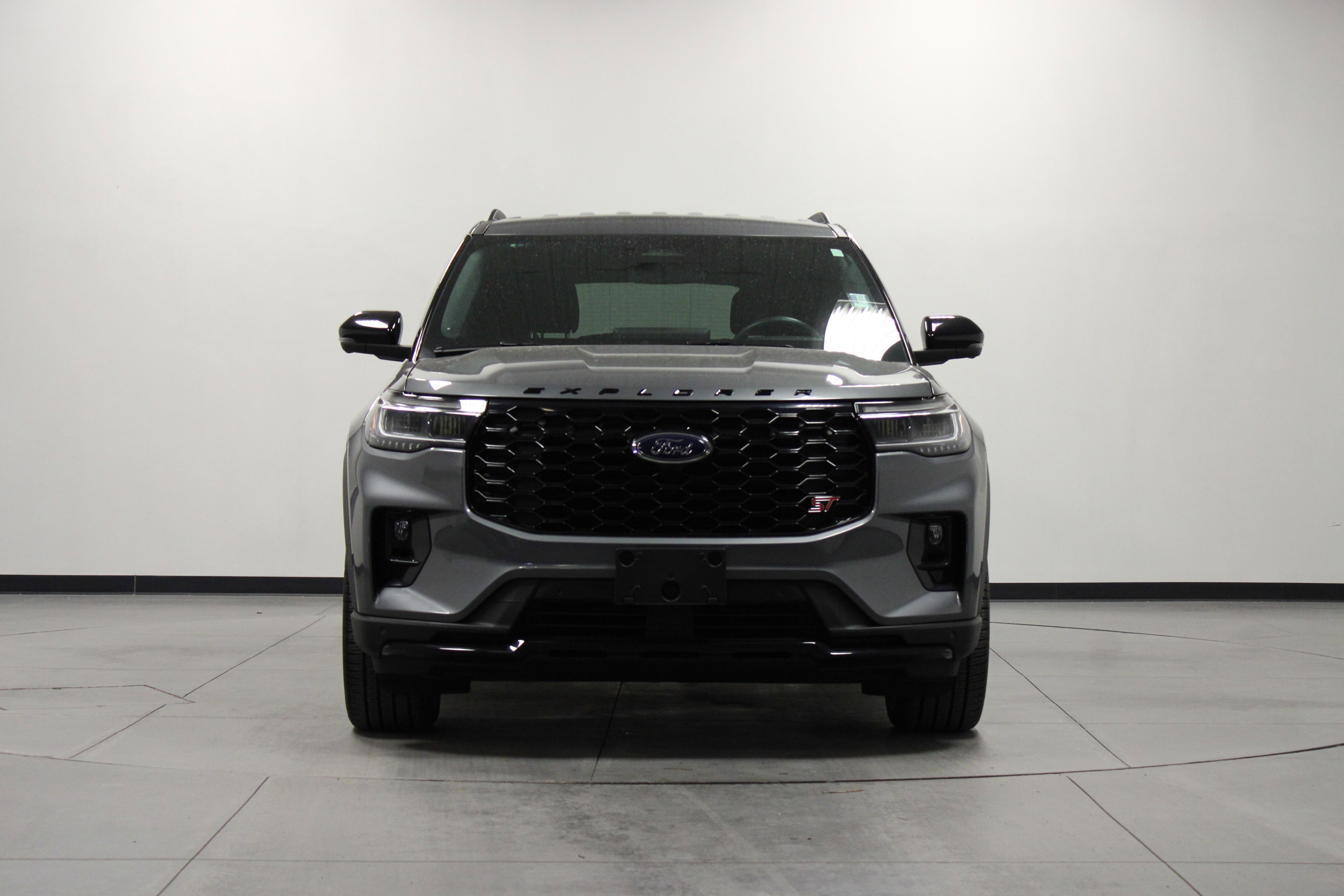 Used 2025 Ford Explorer ST image 9