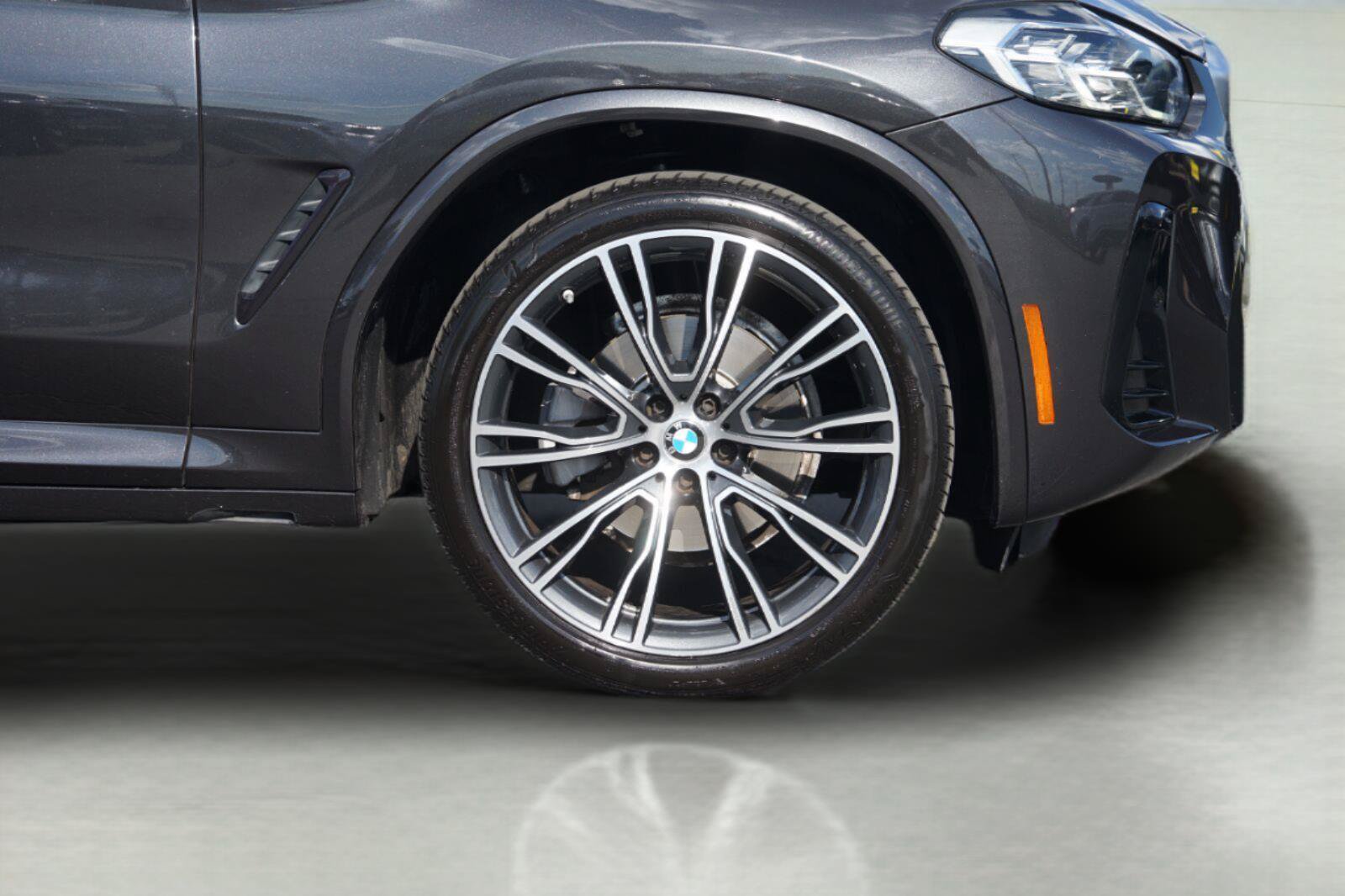 Used 2022 BMW X3 sDrive30i w/ M Sport Package 2 RWD image 4