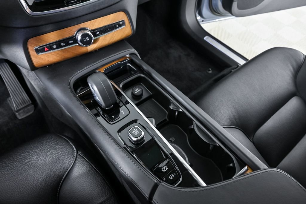 Certified 2023 Volvo XC90 B6 Plus w/ Protection Package Premier AWD/4WD image 18