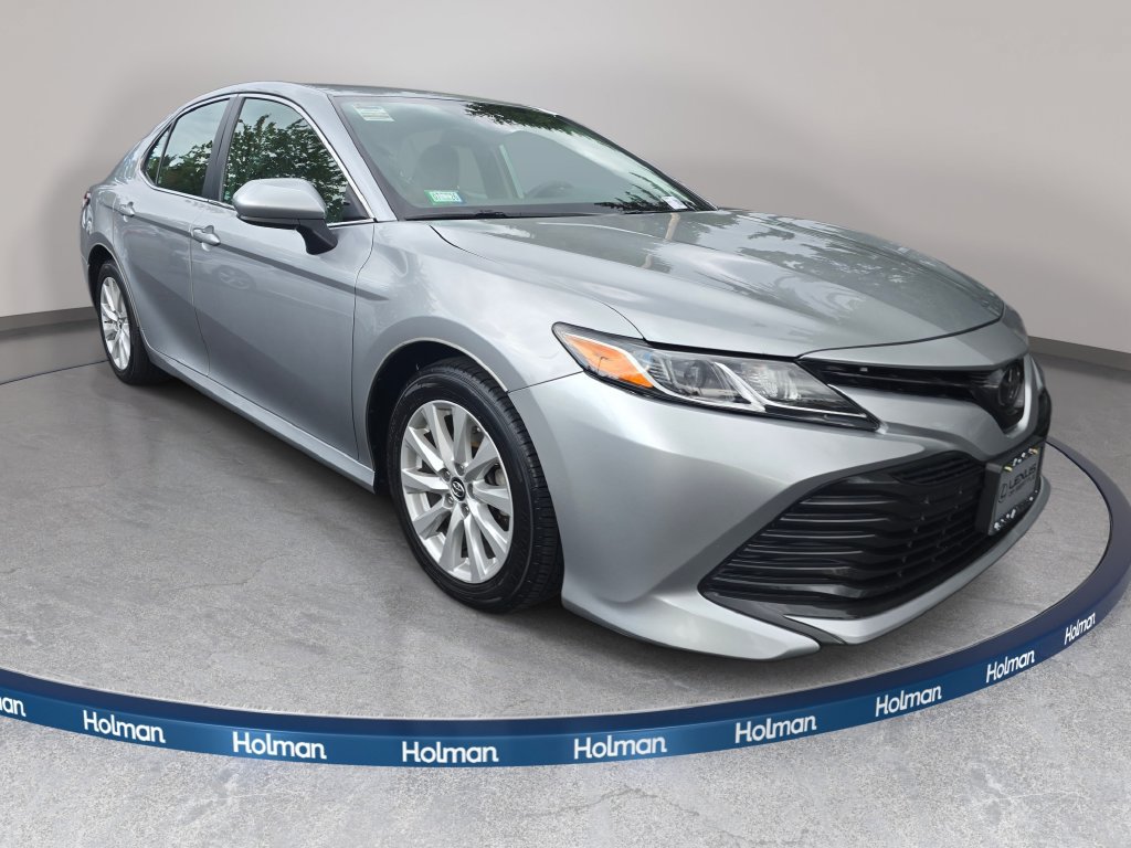 Used 2019 Toyota Camry LE FWD image 4