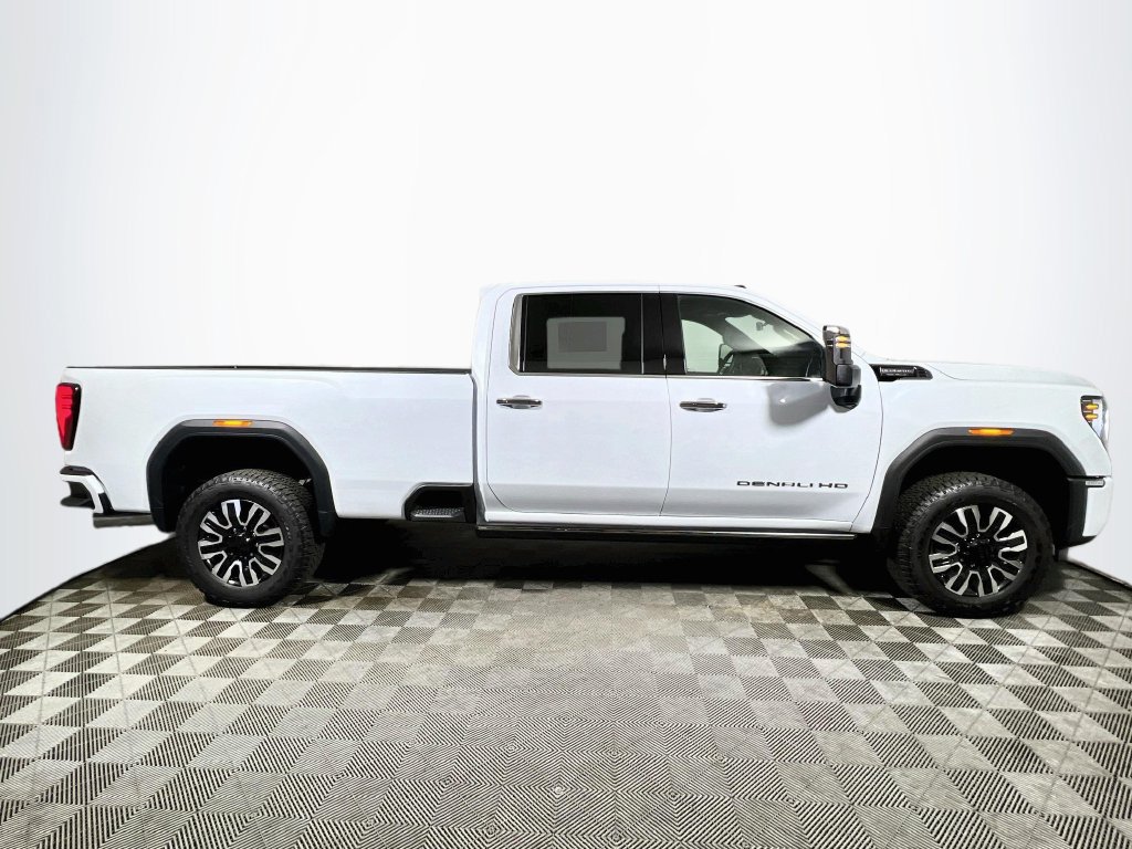New 2026 GMC Sierra 3500 Denali Ultimate AWD/4WD image 8
