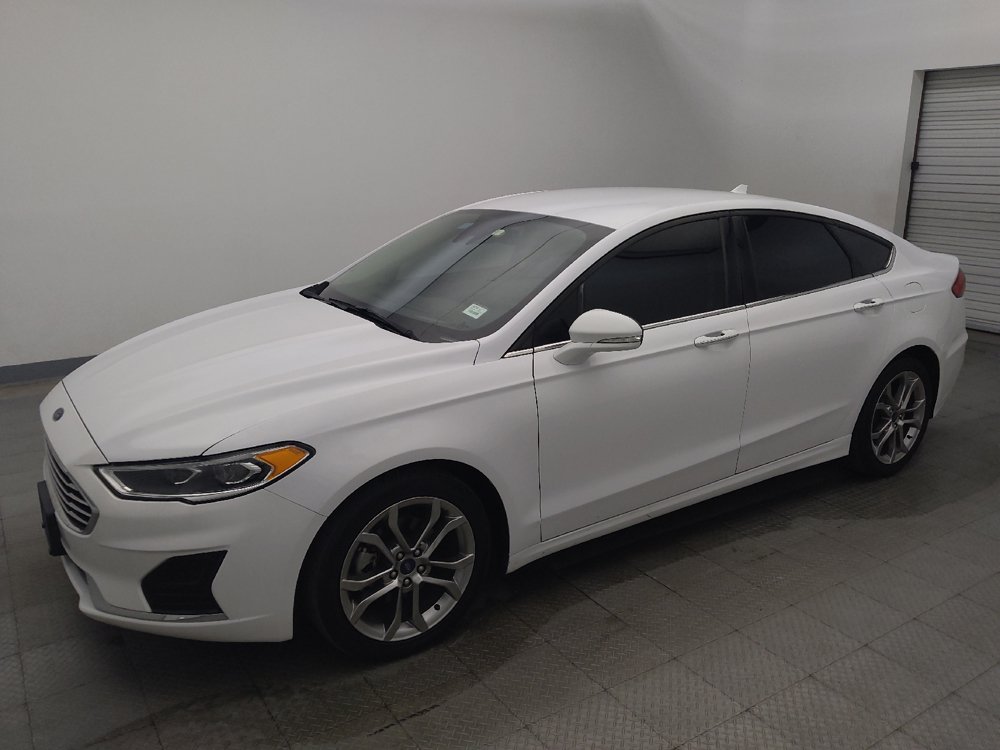 Used 2020 Ford Fusion SEL FWD image 2