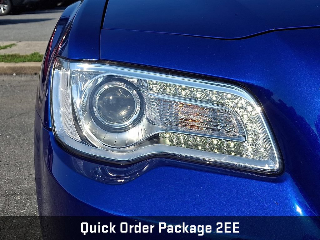 Used 2021 Chrysler 300 Touring w/ Driver Convenience Group RWD image 11