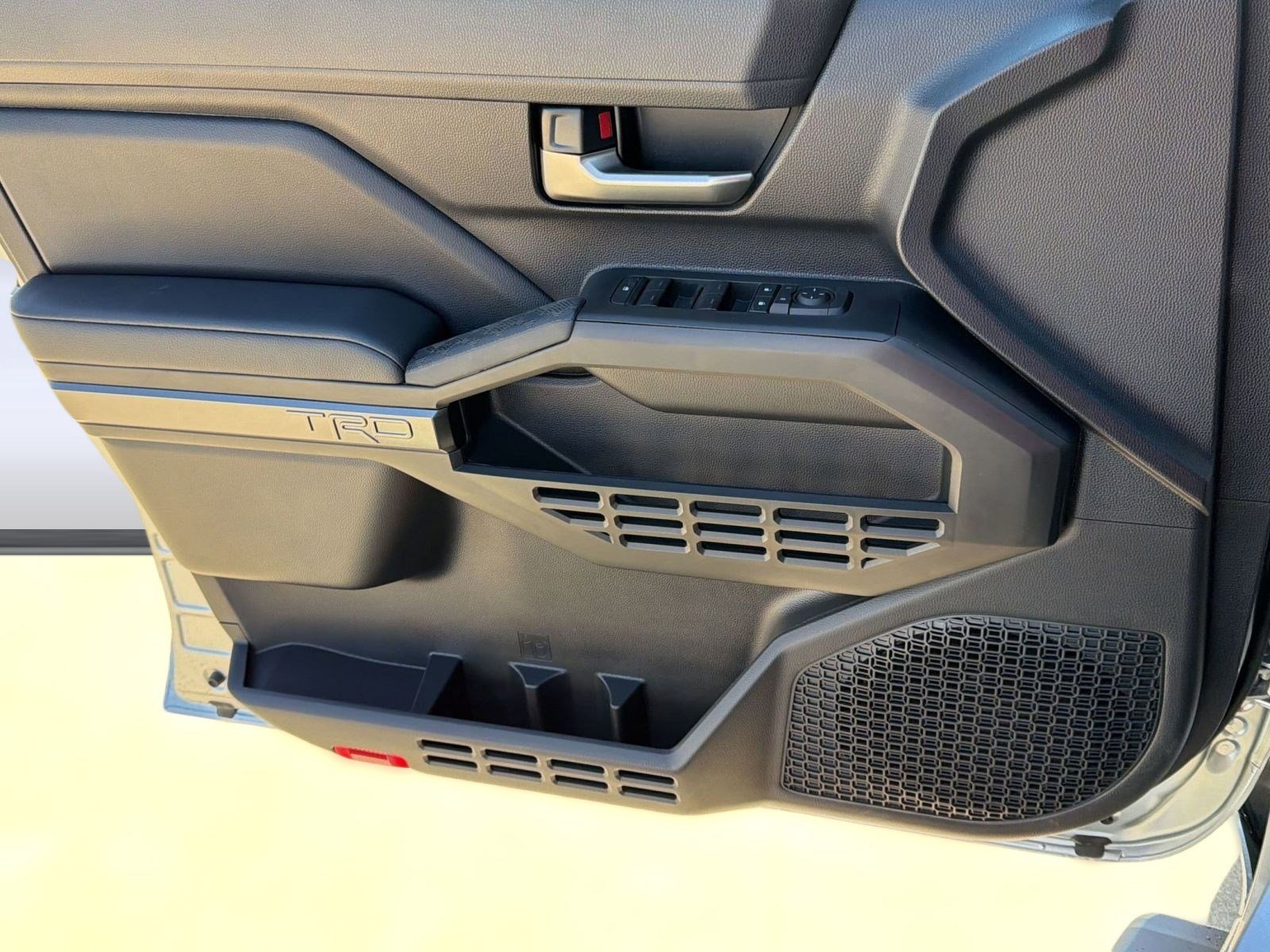 Used 2026 Toyota Tacoma SR5 image 30