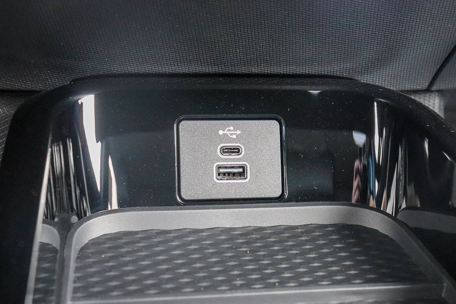 New 2026 Ford Mustang Mach-E Select RWD image 25