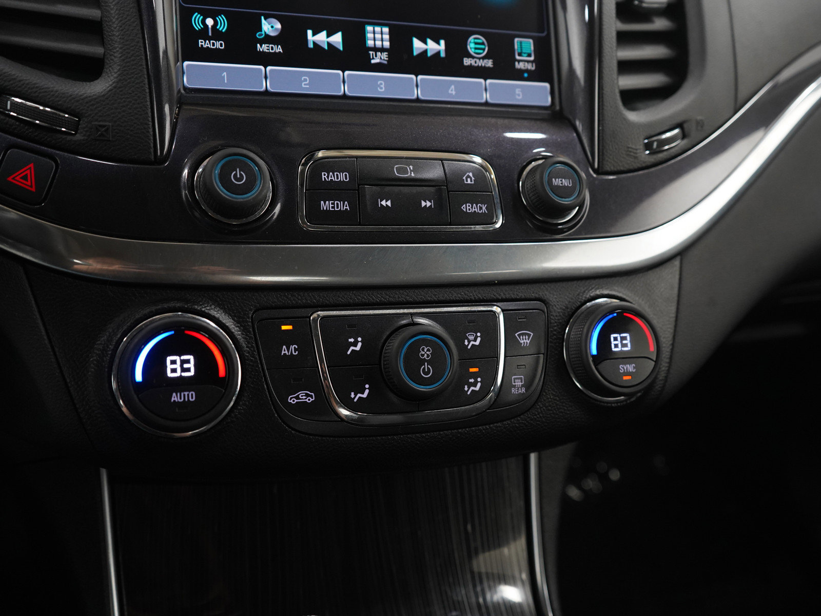 Used 2017 Chevrolet Impala LT FWD image 20