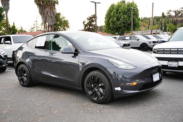 Used 2024 Tesla Model Y Long Range AWD/4WD image 7