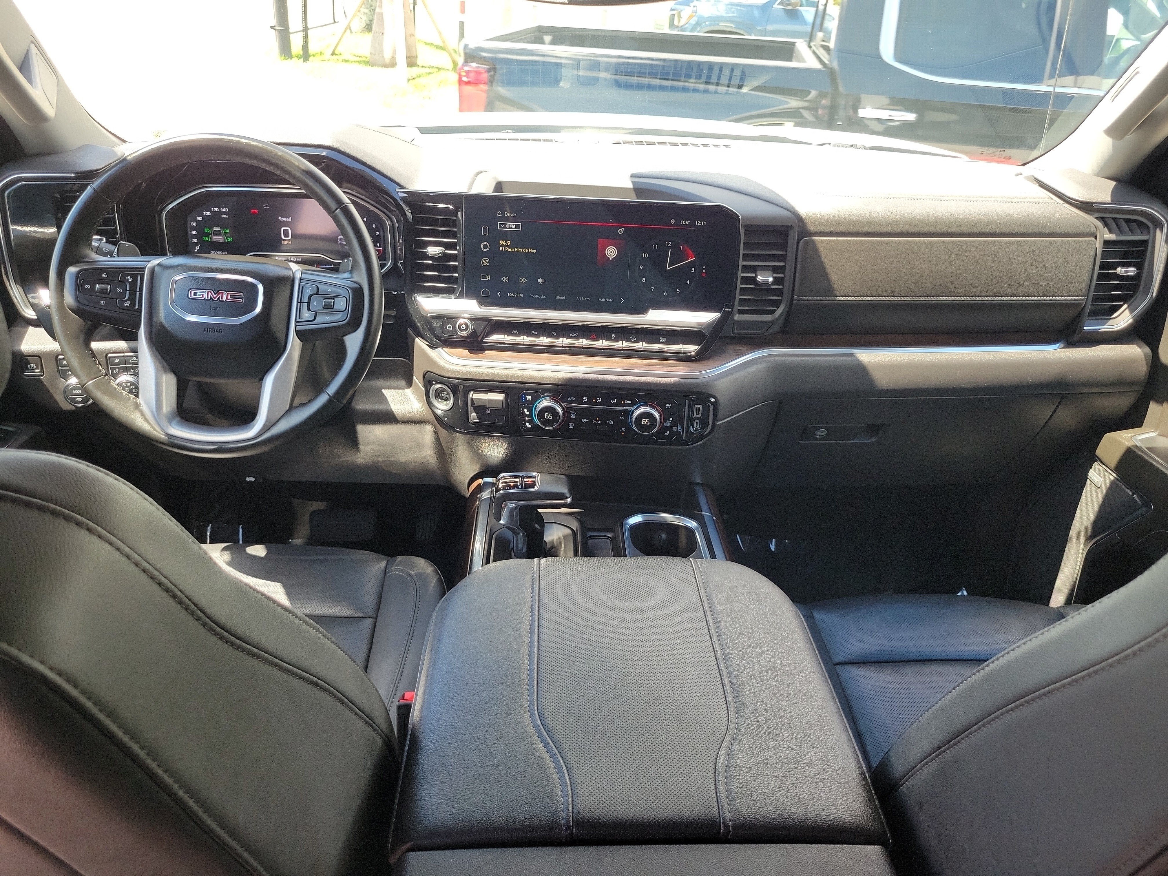 Used 2024 GMC Sierra 1500 SLT w/ SLT Premium Plus Package AWD/4WD image 17