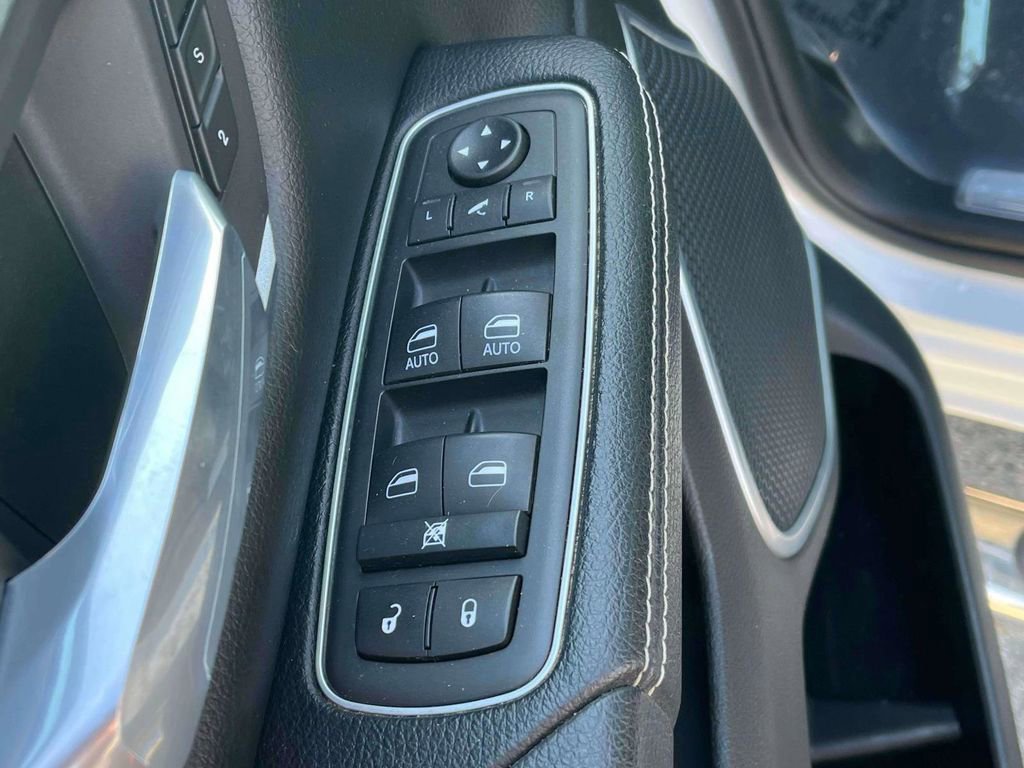 Used 2020 RAM 1500 Laramie w/ Off Road Group image 13