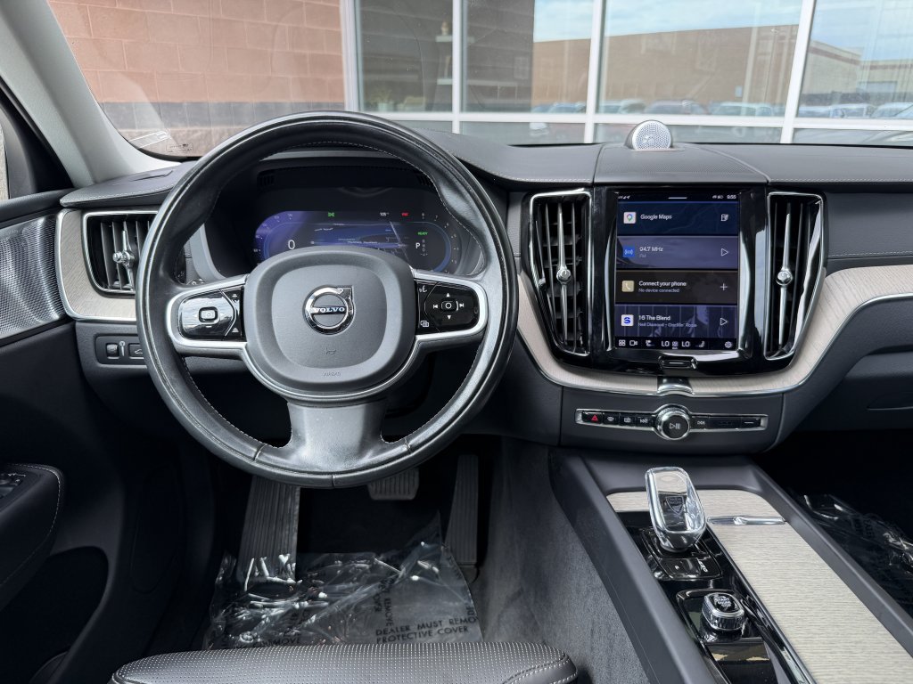 Used 2022 Volvo XC60 T8 Inscription w/ Advanced Package AWD/4WD image 16