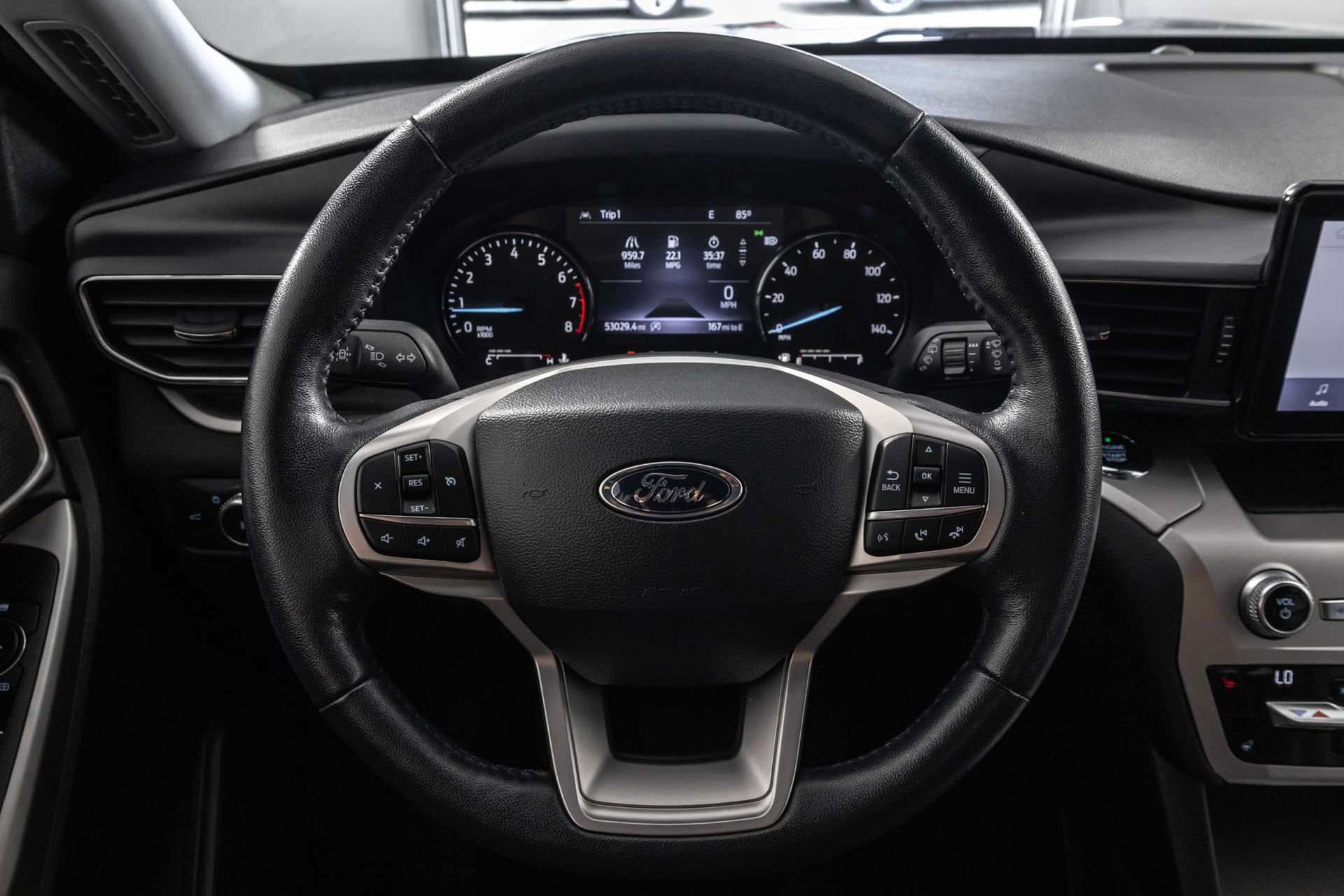 Used 2021 Ford Explorer XLT w/ Equipment Group 202A AWD/4WD image 27