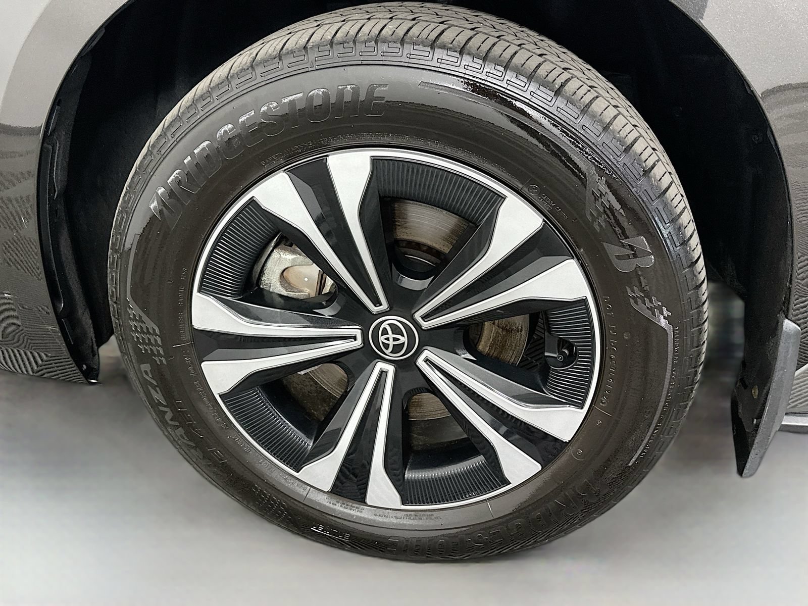Certified 2023 Toyota bZ4X AWD image 31